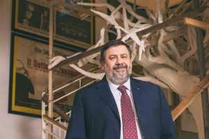 La Scala diventa una societ&agrave; tra avvocati per azioni