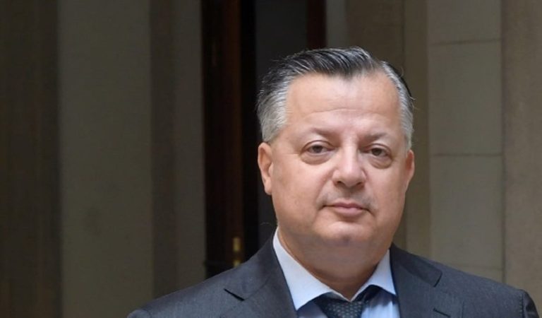 ColonnaCaramanti cambia nome con lingresso di Elio Marena