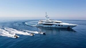 Latham & Watkins con Azimut Benetti nell’ingresso di Tamburi