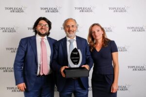 Pro bono, l’impegno di Baker per i rifugiati