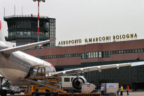 bologna-aeroporto-parcheggio.jpg
