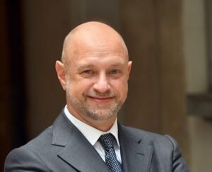 Pedersoli apre a Roma e avvia l’Amministrativo con Fienga