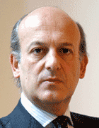 PEDERSOLI E AGNOLI BERNARDI NELL’INGRESSO DI CARLYLE IN MONCLER