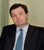 Gattai, 5Lex, StLex e Miccinesi dietro l’ingresso dei Tabacchi in Perini