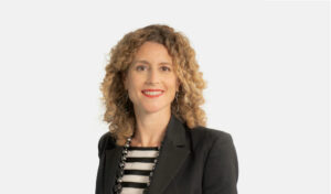 Luisa Adami passa alla direzione legale di Sanofi