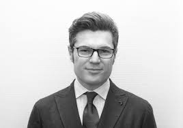 Loconte apre a Parigi