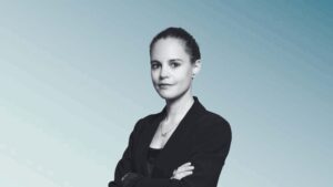 Cocuzza apre un French Desk con l’ingresso di Lisa Alice Julien