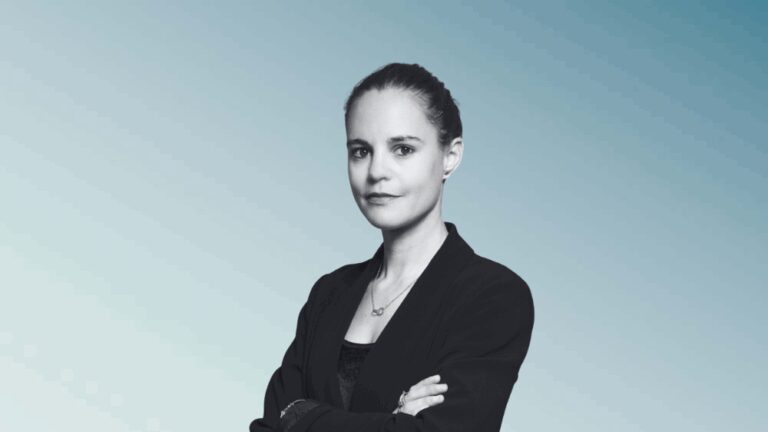 Cocuzza apre un French Desk con l’ingresso di Lisa Alice Julien