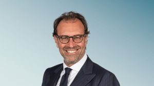 Hogan Lovells: fatturato globale 2025 a $3,3 miliardi, crescita del 30% in Italia